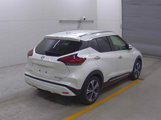 NISSAN KIX 2023
