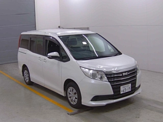 TOYOTA NOAH 2017