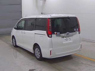 TOYOTA NOAH 2017