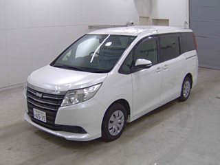 TOYOTA NOAH 2017
