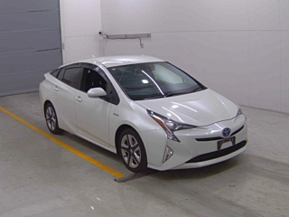 TOYOTA PRIUS 2016