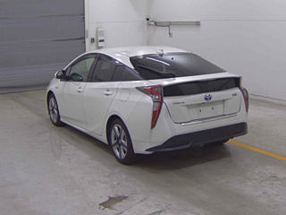 TOYOTA PRIUS 2016