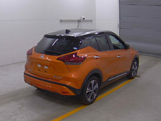 NISSAN KIX 2022
