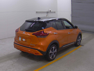 NISSAN KIX 2022