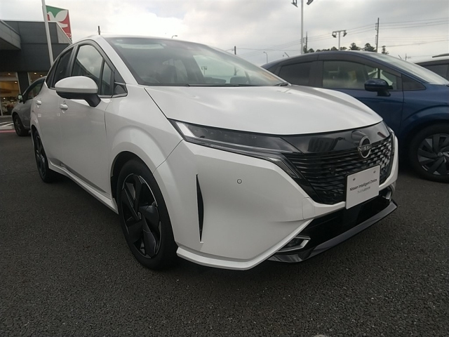 NISSAN AURA