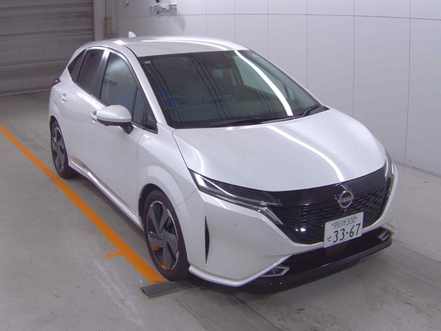 NISSAN AURA