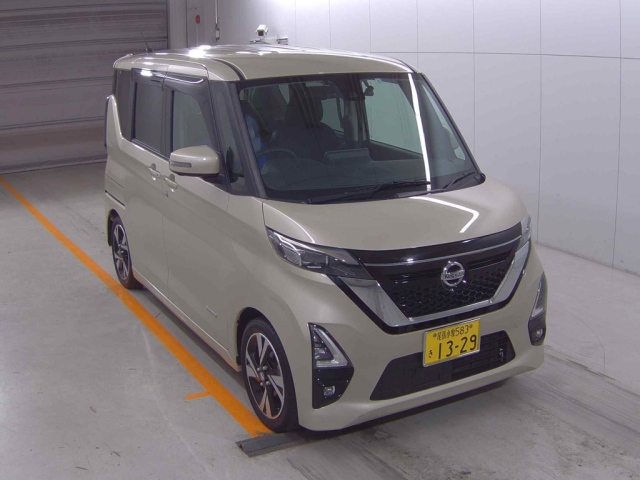 NISSAN ROOX