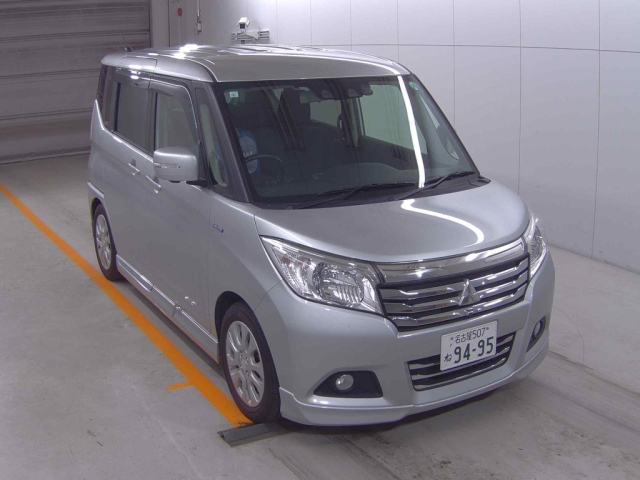MITSUBISHI DELICA D2 2019