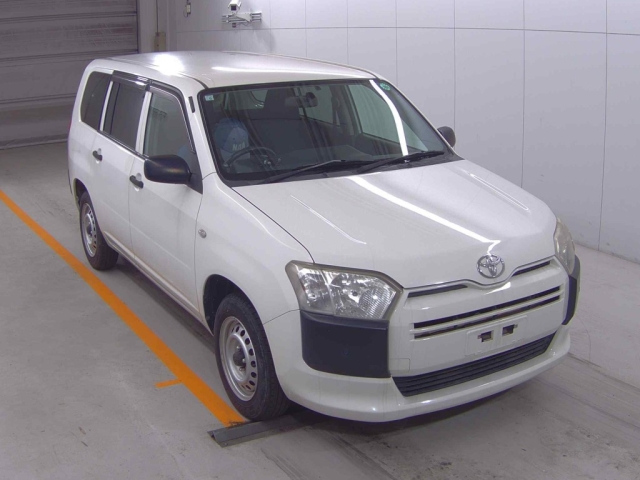 TOYOTA SUCCEED 2016