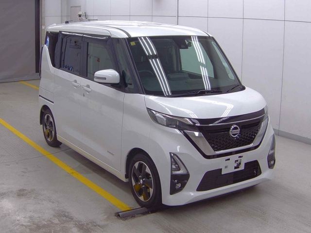 NISSAN ROOX