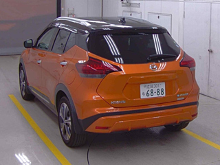 NISSAN KIX 2021