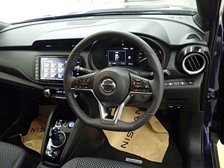 NISSAN KIX 2020