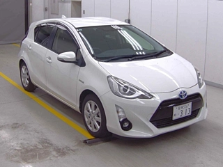 TOYOTA AQUA 2015