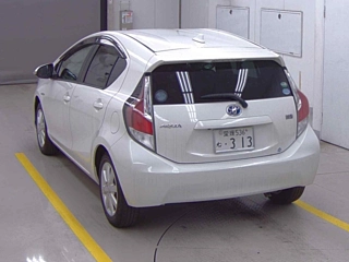 TOYOTA AQUA 2015