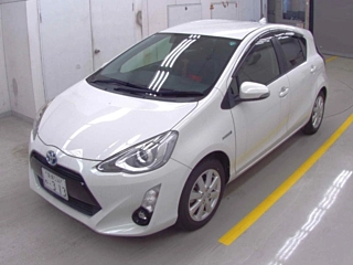 TOYOTA AQUA 2015