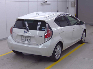 TOYOTA AQUA 2015