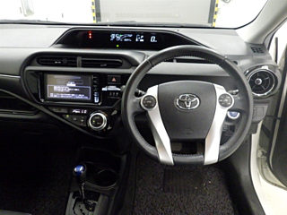 TOYOTA AQUA 2015
