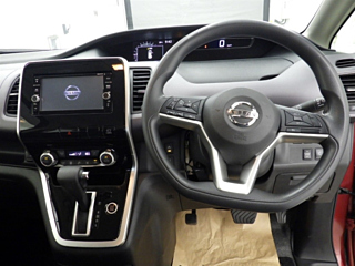 NISSAN SERENA 2017