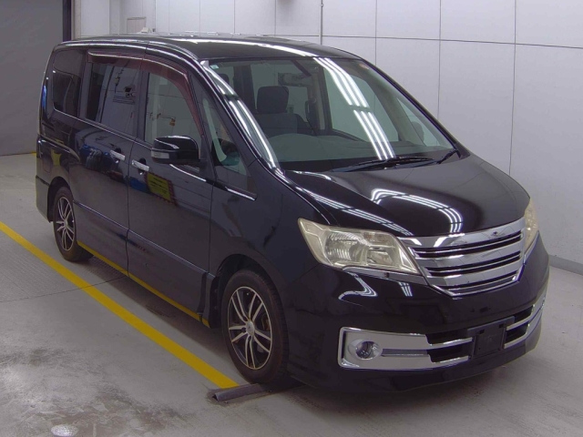 NISSAN SERENA 2011