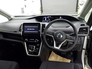 NISSAN SERENA 2018