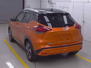 NISSAN KIX 2022