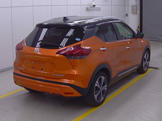 NISSAN KIX 2022