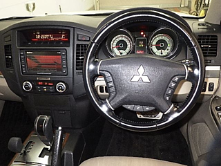 MITSUBISHI PAJERO 2011