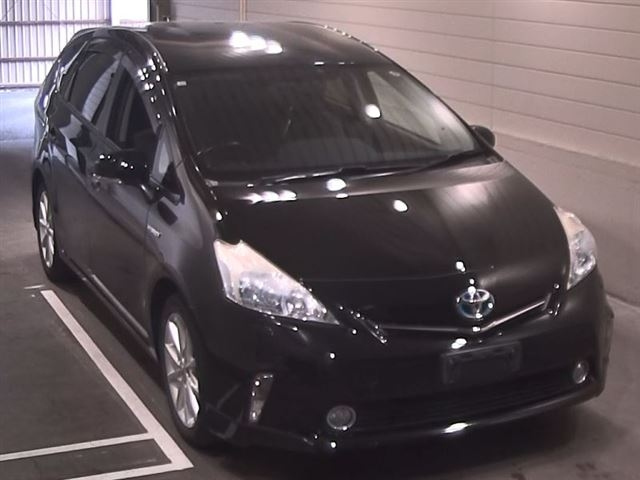 TOYOTA PRIUS ALPHA 2012