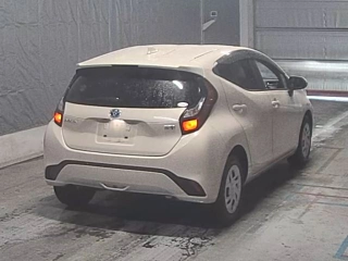 TOYOTA AQUA 2022