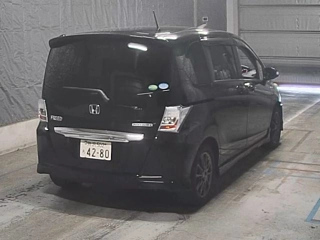 HONDA FREED 2013