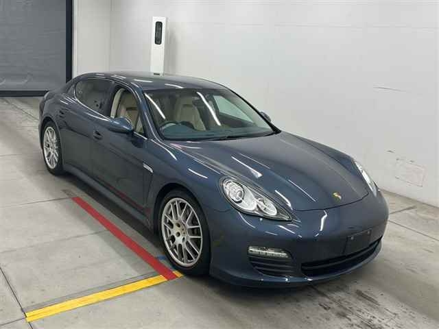 PORSCHE PANAMERA 2012