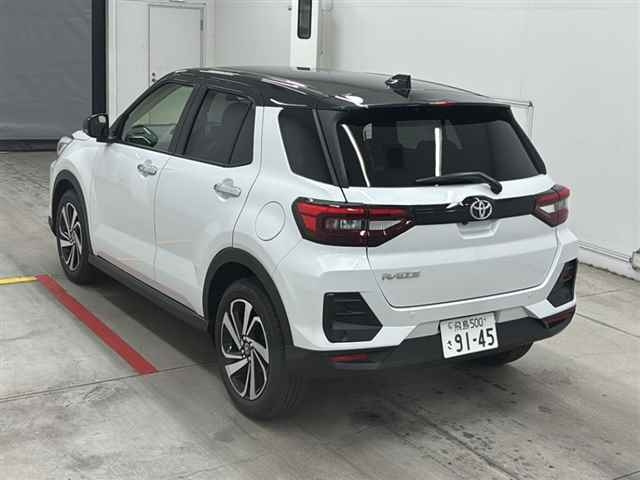 TOYOTA RAIZE 2025