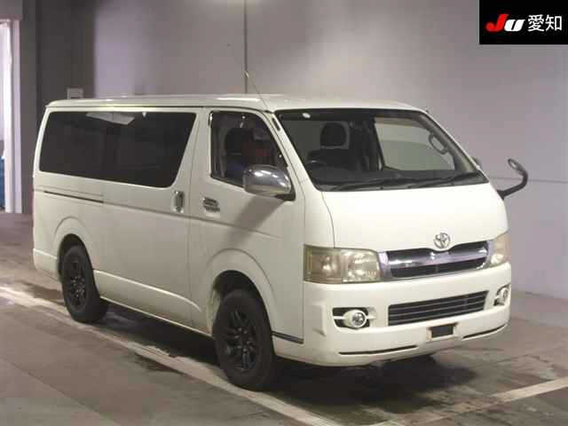 TOYOTA HIACE VAN