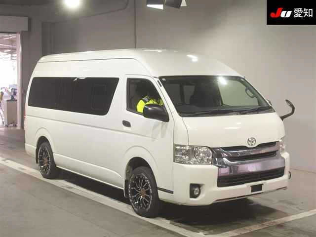 TOYOTA HIACE VAN 2015