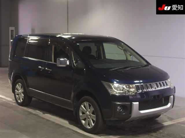 MITSUBISHI DELICA D5 2010
