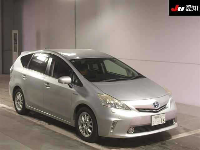 TOYOTA PRIUS ALPHA 2011