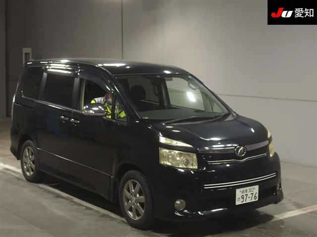TOYOTA VOXY 2008