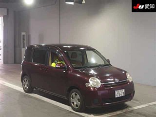 TOYOTA SIENTA 2013