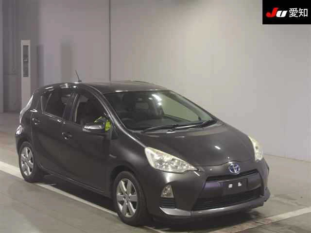 TOYOTA AQUA 2013