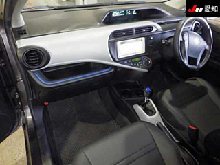 TOYOTA AQUA 2013