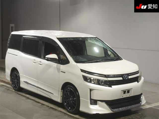 TOYOTA VOXY 2014