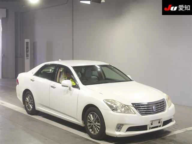TOYOTA CROWN 2013