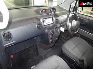 TOYOTA PORTE 2012