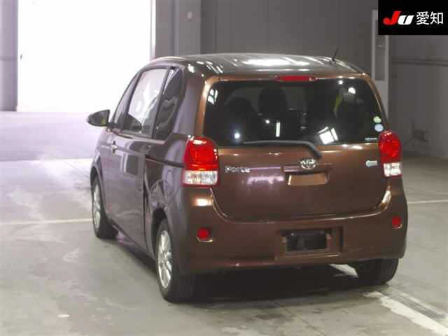 TOYOTA PORTE 2012
