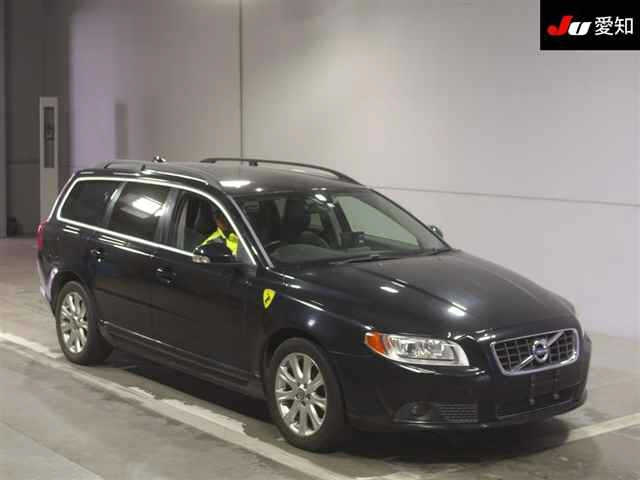 VOLVO V70 2011