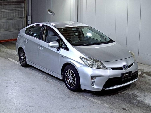TOYOTA PRIUS 2012