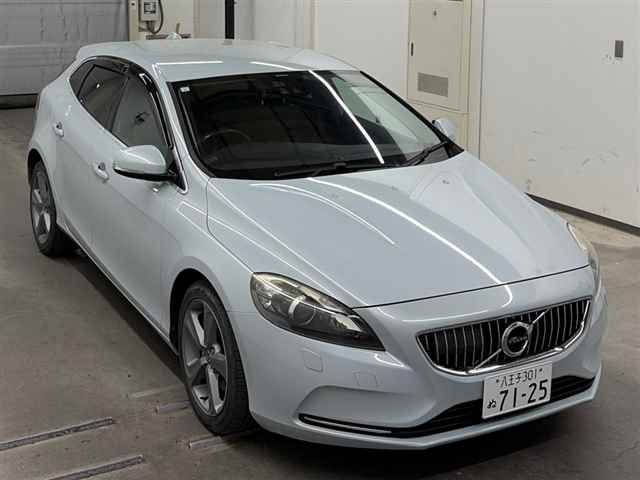 Volvo V40 2013