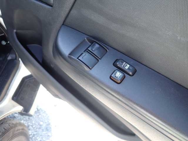 TOYOTA HIACE VAN 2016