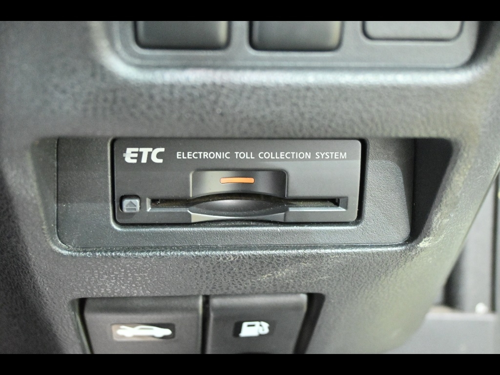NISSAN JUKE 2011