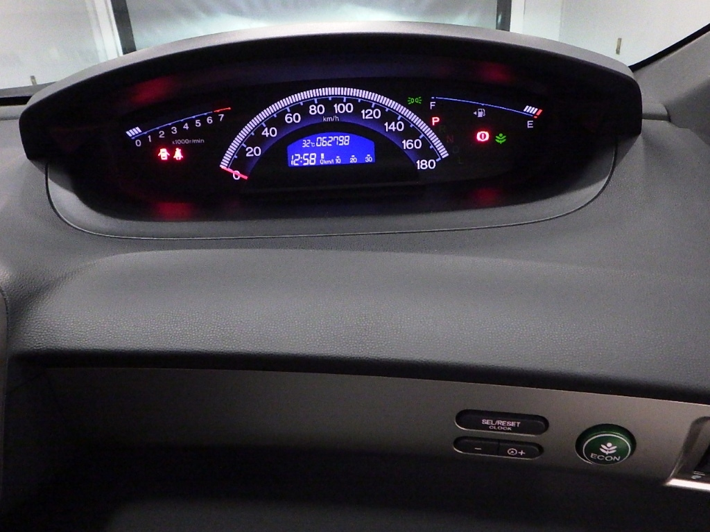 HONDA FREED SPIKE 2012